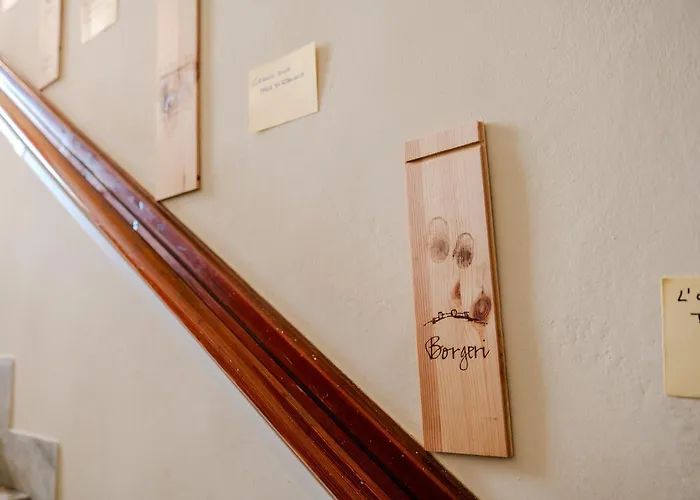 Red Mansarda Виареджо