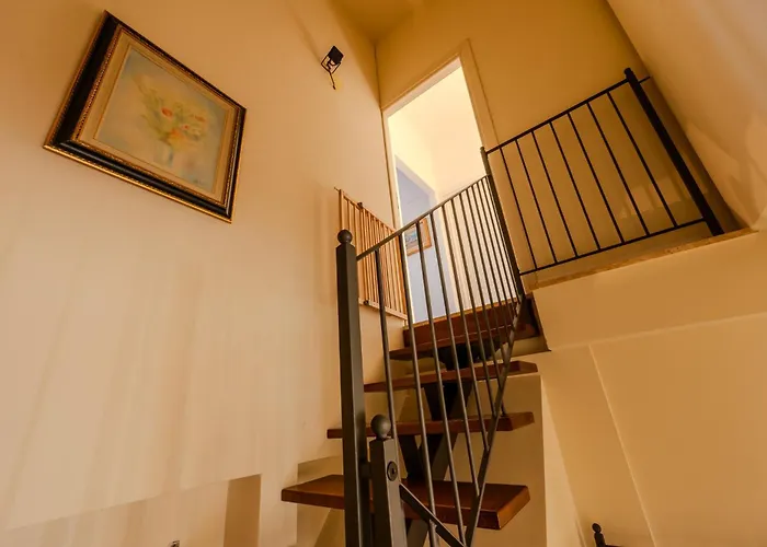 Red Mansarda Апартаменты *