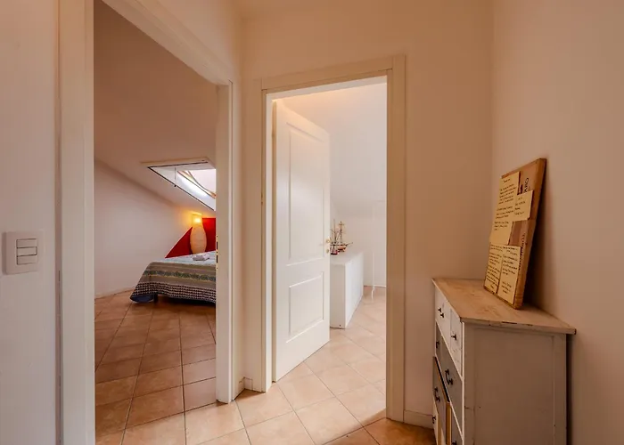 Апартаменты Red Mansarda Виареджо