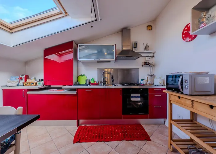 Red Mansarda Апартаменты