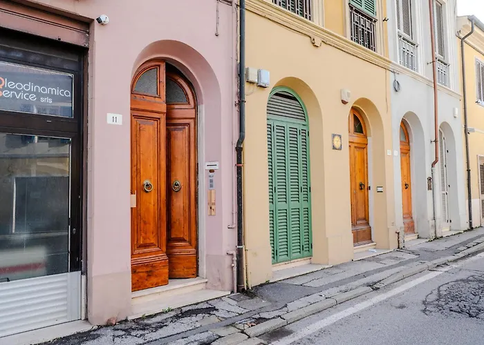 Апартаменты Red Mansarda Виареджо