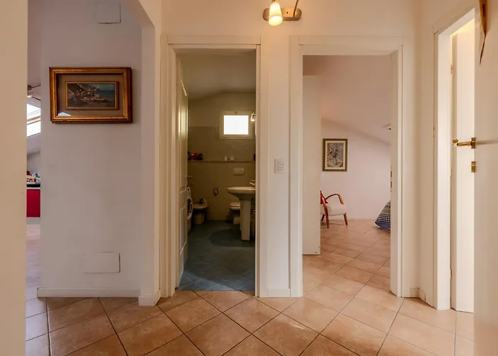 Апартаменты Red Mansarda Виареджо