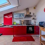 Red Mansarda Lägenhet