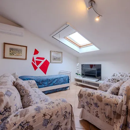 Red Mansarda Appartement