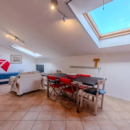 Red Mansarda Appartement